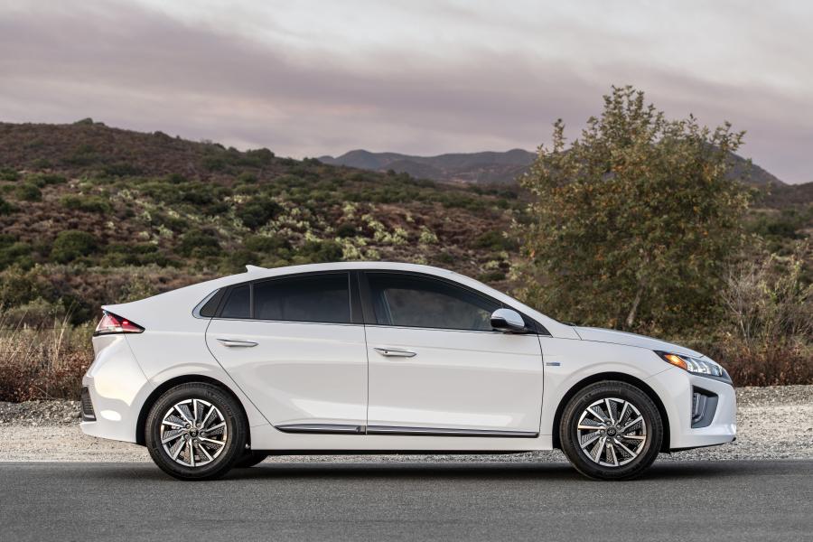  Hyundai IONIQ electric (AE) 2019 года  (NA) (фото 19 из 40)
